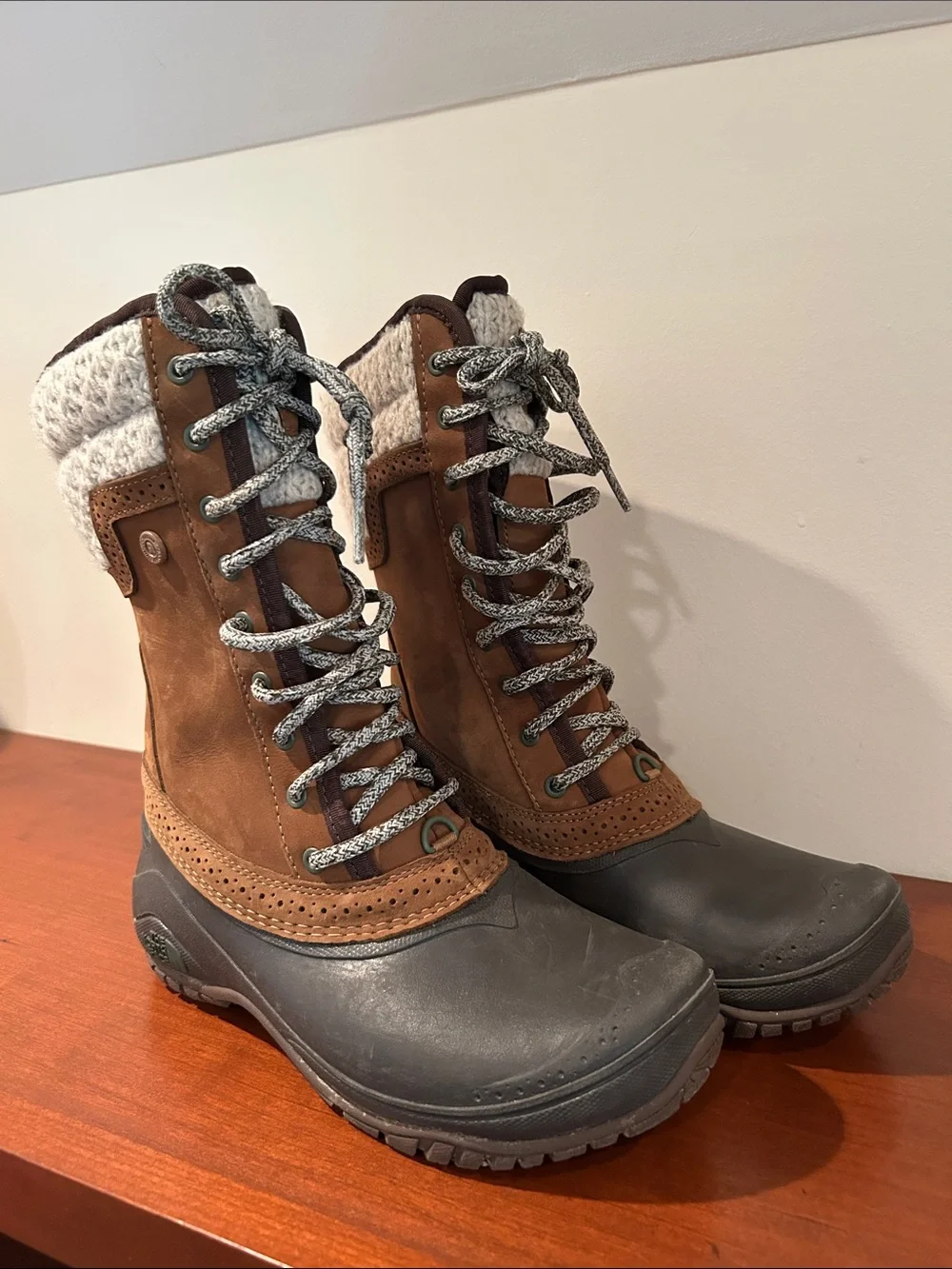 The North Face Women’s 6 Shellista II Winter Mid lace up boots
